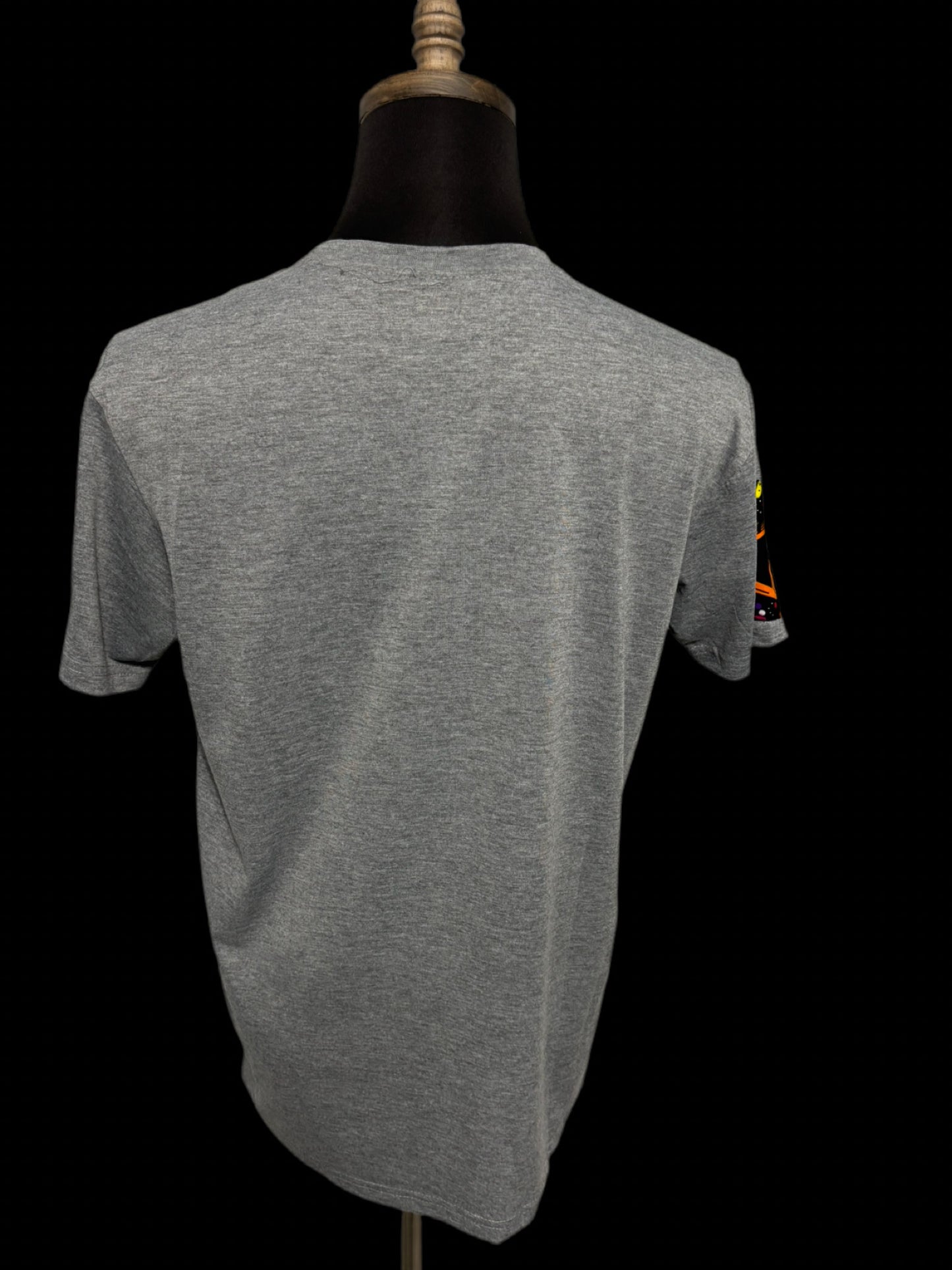Grey t-shirt with geometric vibrant colors